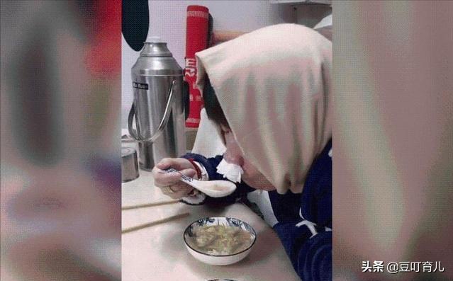 孕吐很难受怎么办想放弃,由于孕吐胃难受最快缓解方法