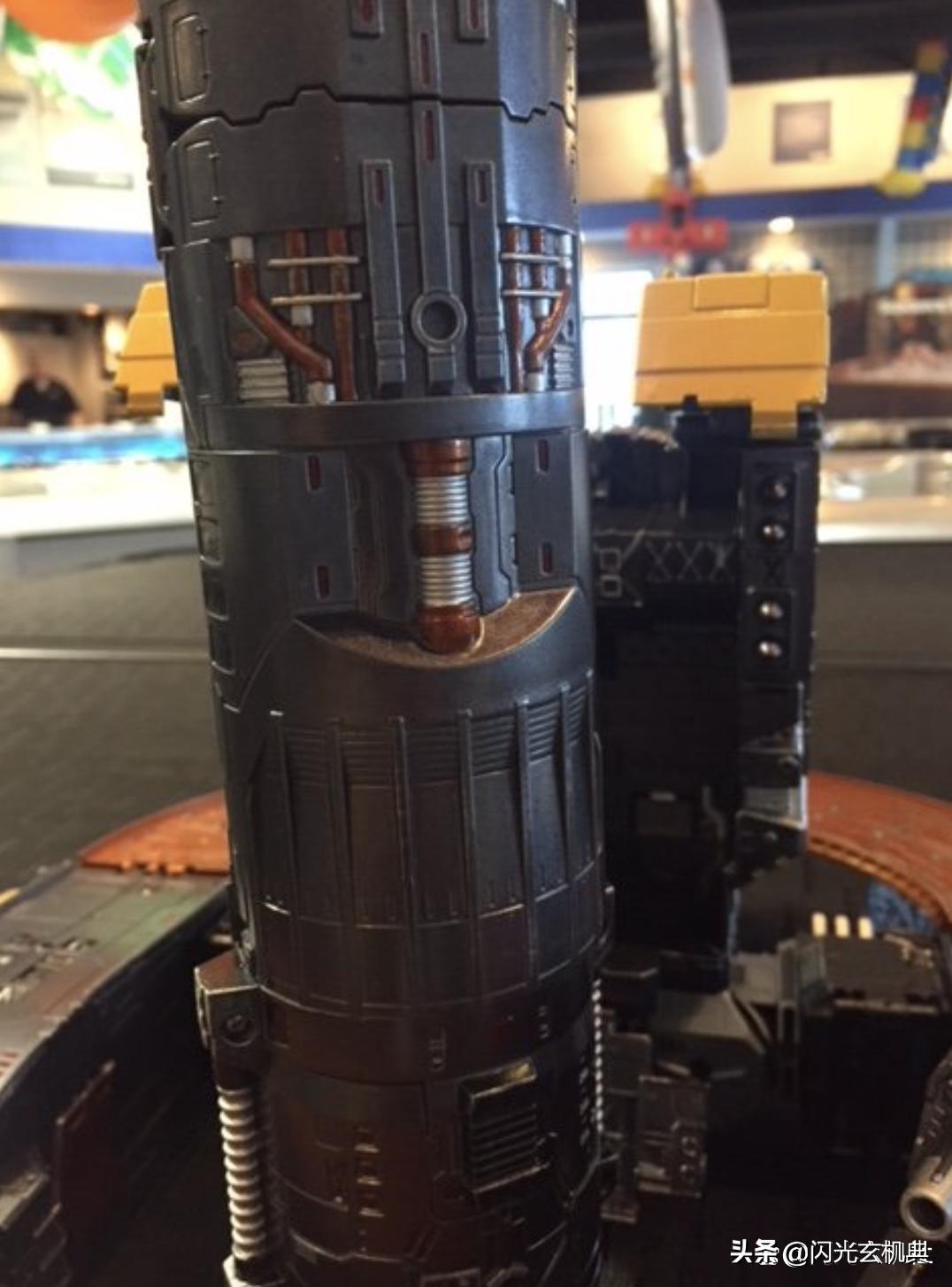 重涂变形金刚,变形金刚塞伯坦传奇巨型金刚