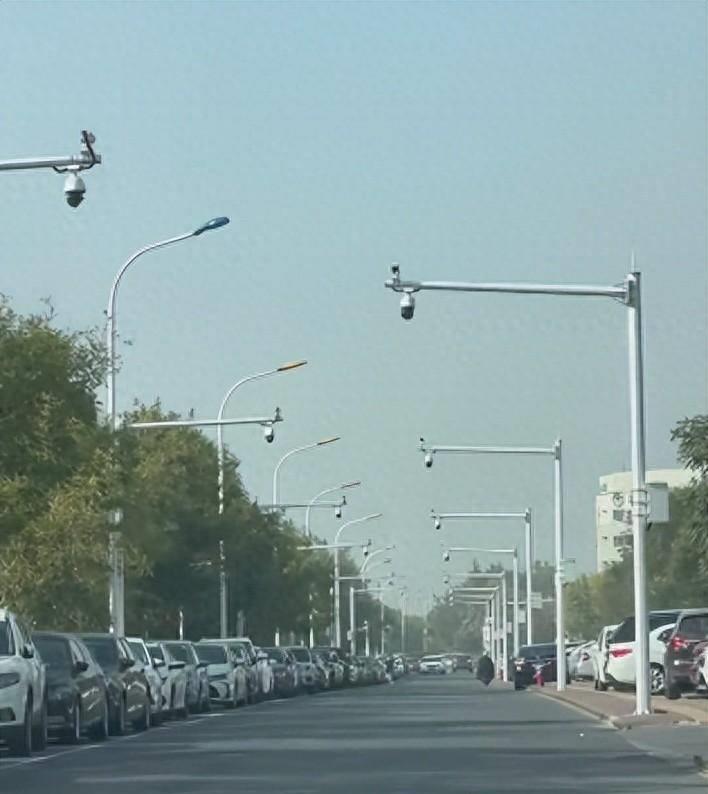 惊探：天津神秘摄像头谜团揭晓智慧停车系统真相