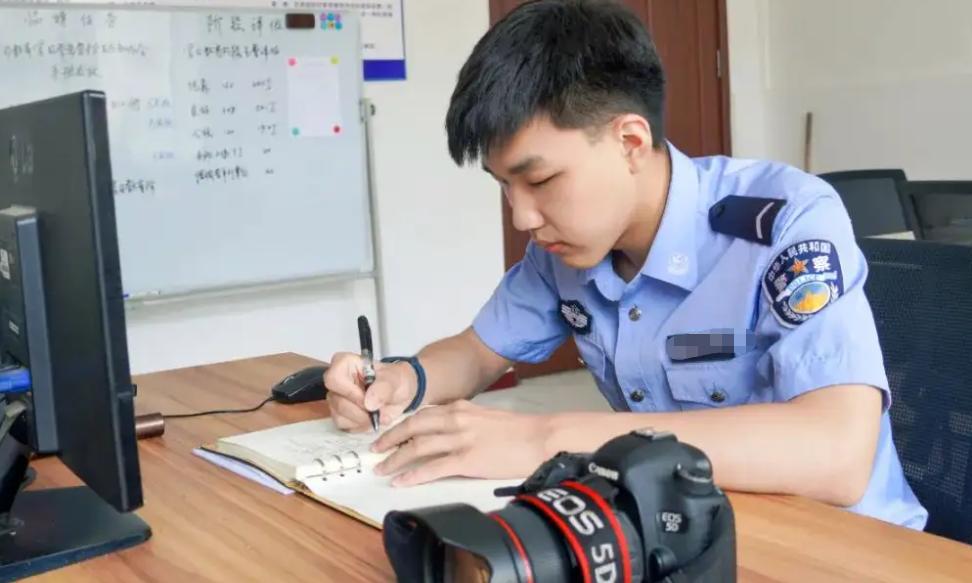 工作很多年后后悔了,事业编和警察的差距