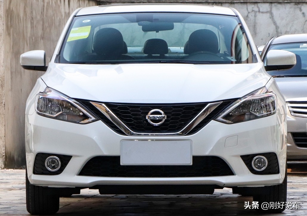 标致408空间大还是轩逸空间大,花同样的钱你会选哪个