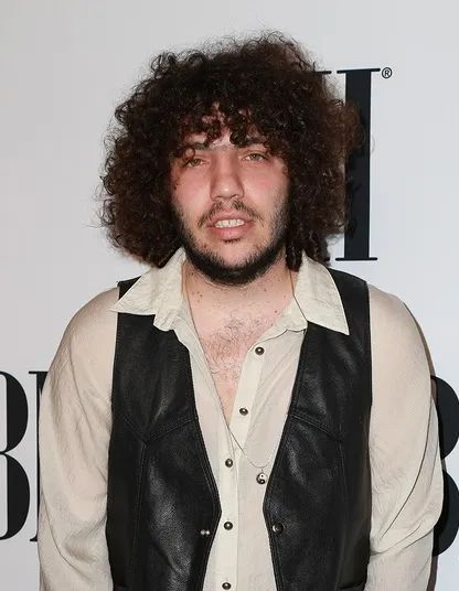 赛琳娜新男友和比伯,赛琳娜与男友恋情曝光