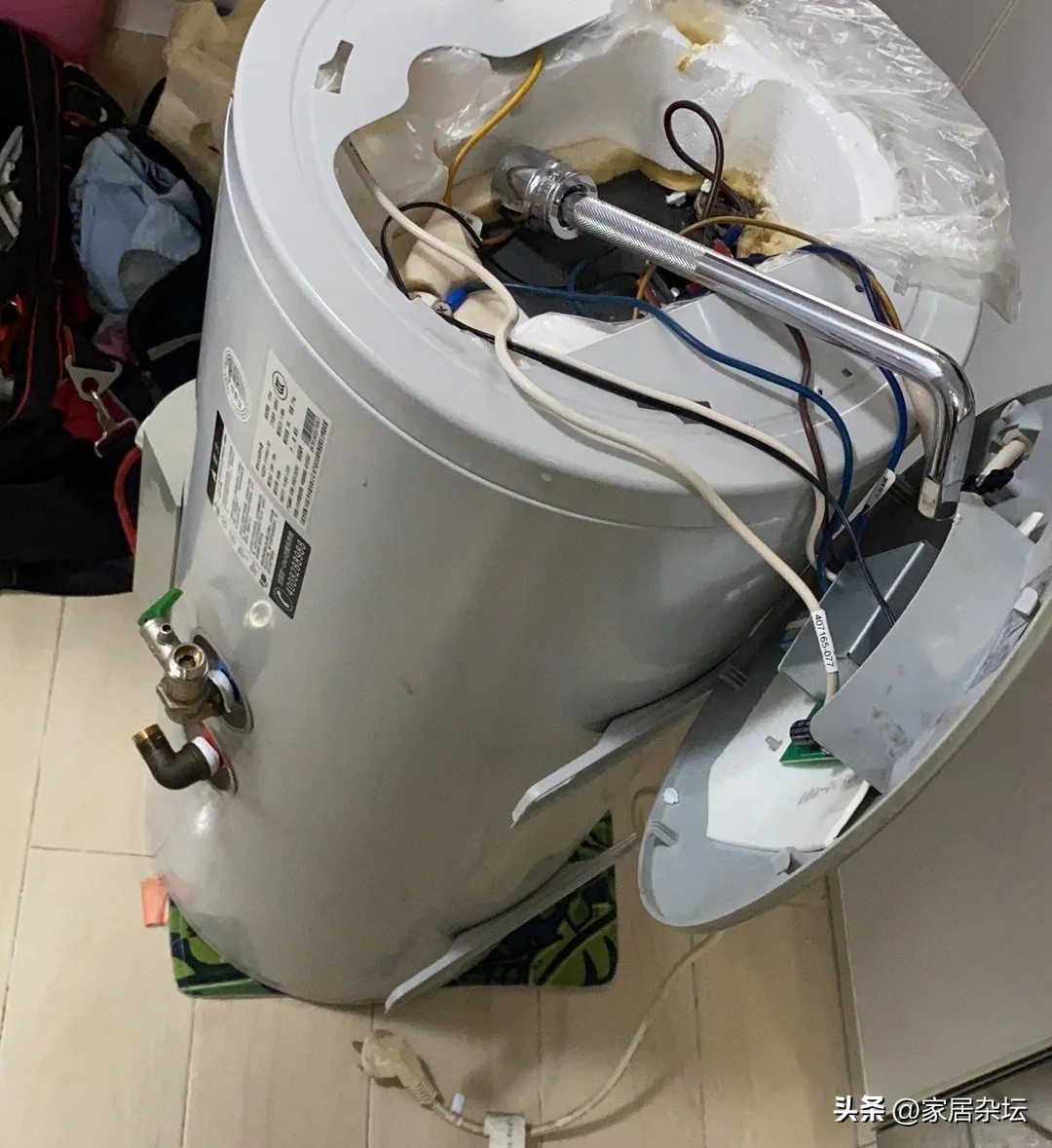 热水器爆炸的早期征兆有什么症状,热水器爆炸一般是电的还是燃气的