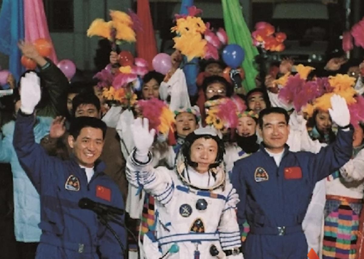 神舟十五号发射，时隔19年，57岁的杨利伟，为什么没能重返太空？