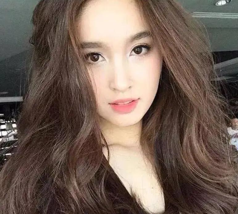 泰国变性第一女星与张家辉,泰国最美变性冠军