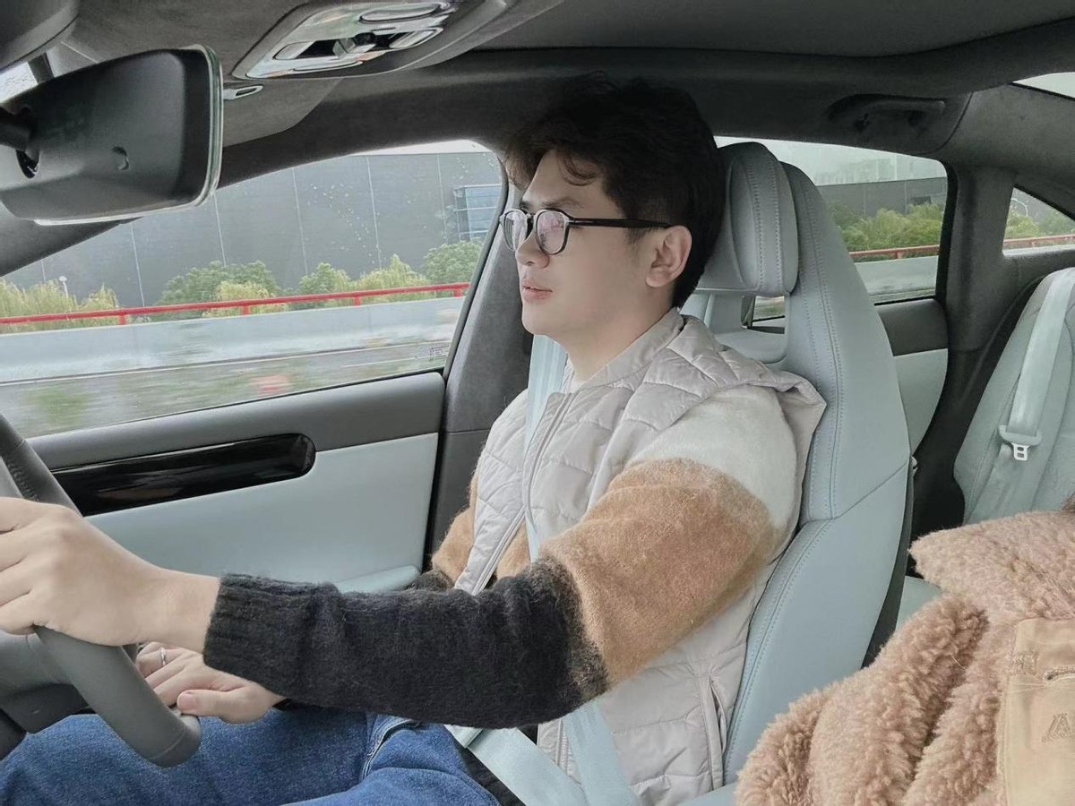 零跑c01增程版有自己的核心技术吗,零跑c01和零跑c11如何选择