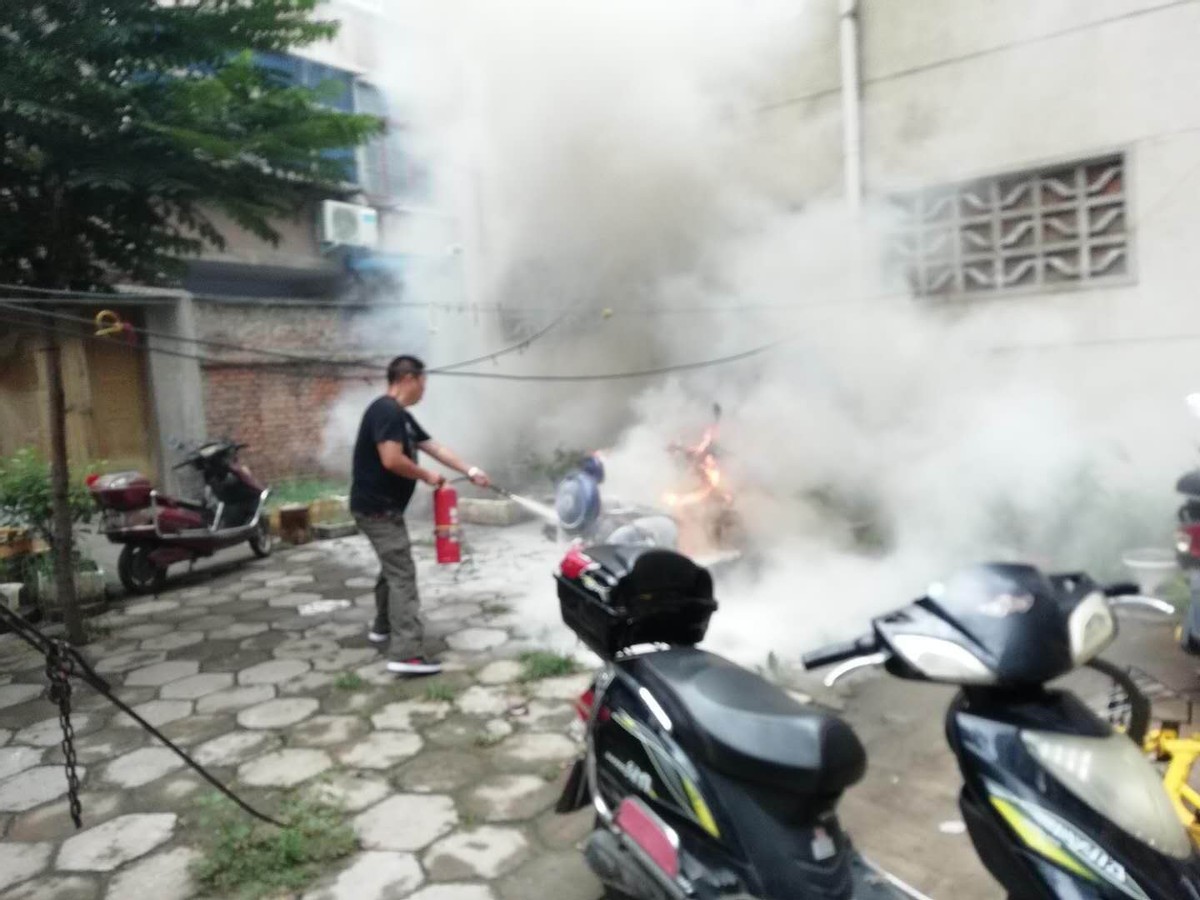 专业解答新电瓶车充电的方法,电瓶车问题在线咨询