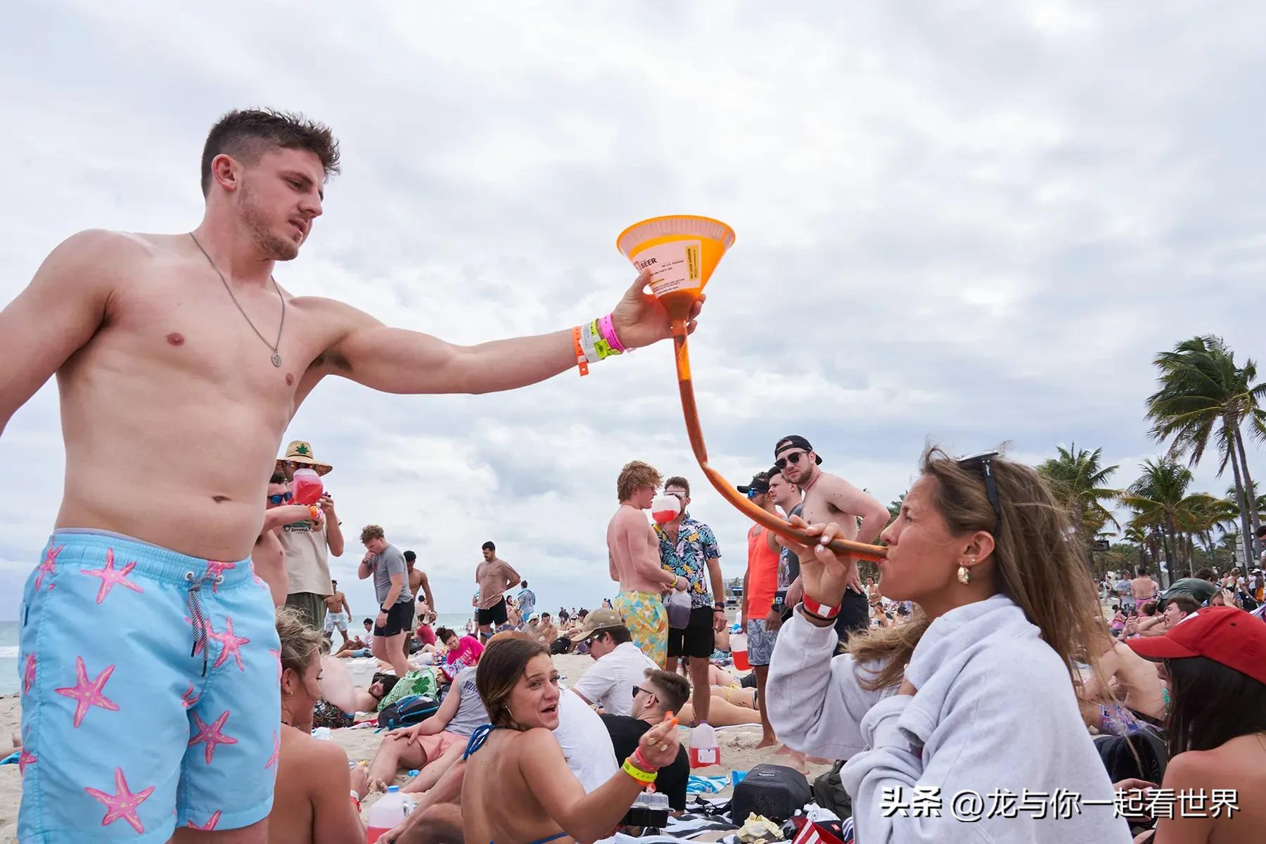 佛罗里达搏击俱乐部：狂欢者在海滩运动中释放压抑的怒火