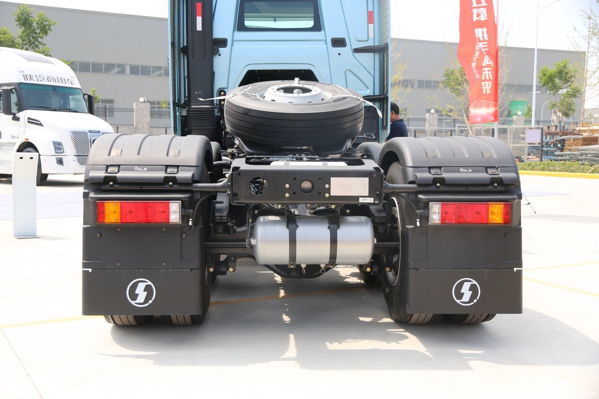 国产最新款大马力重卡,马力最大跑得最快的国产重卡价格