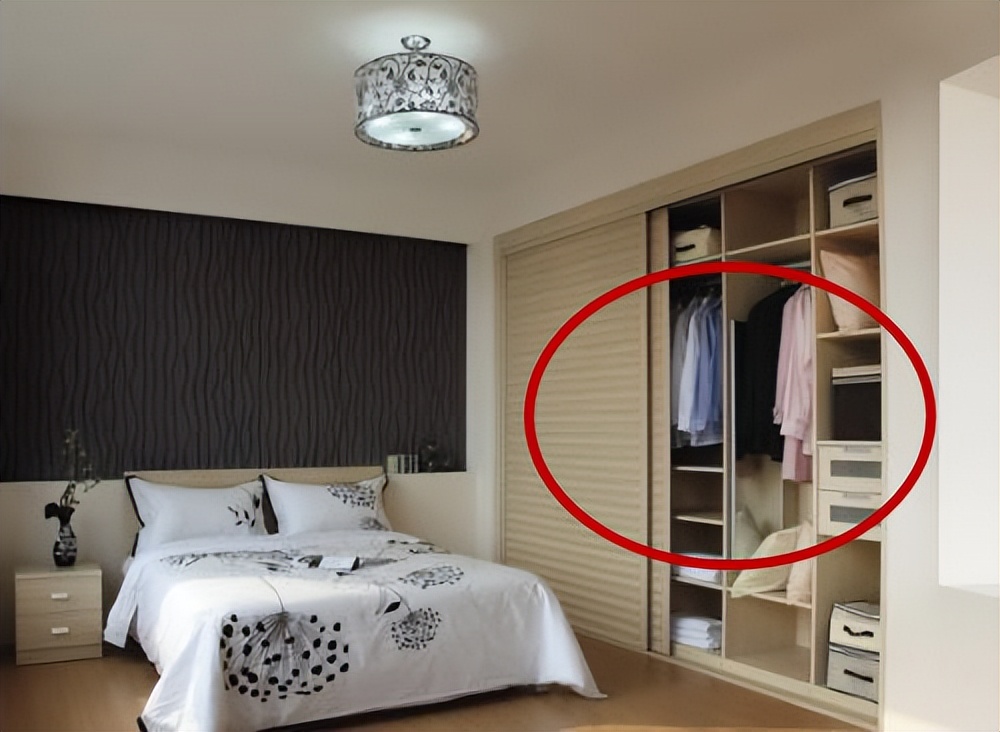 用衣柜隔开的房如何隔音,用衣柜当墙隔断房间隔音