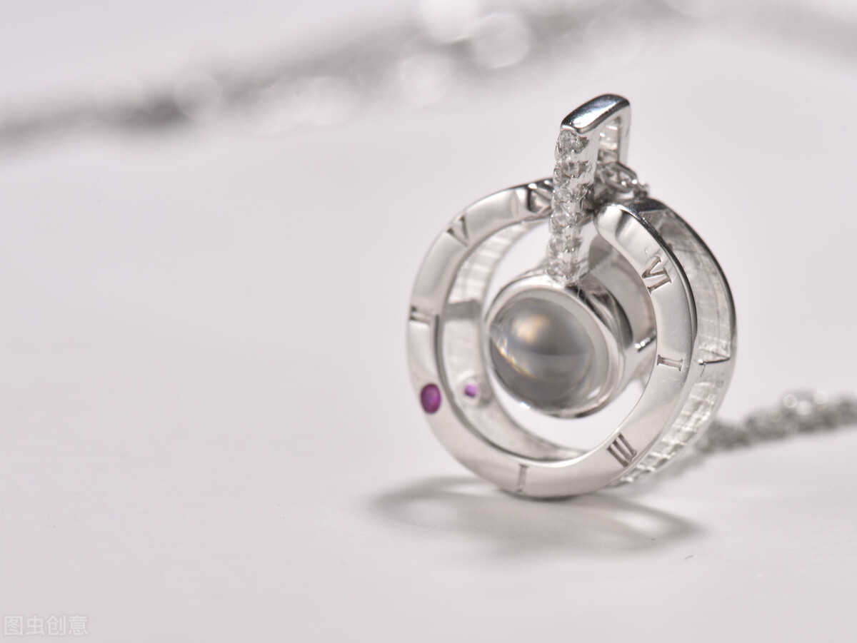 女生最想收到的礼物四个字,女人生日最想收到什么礼物