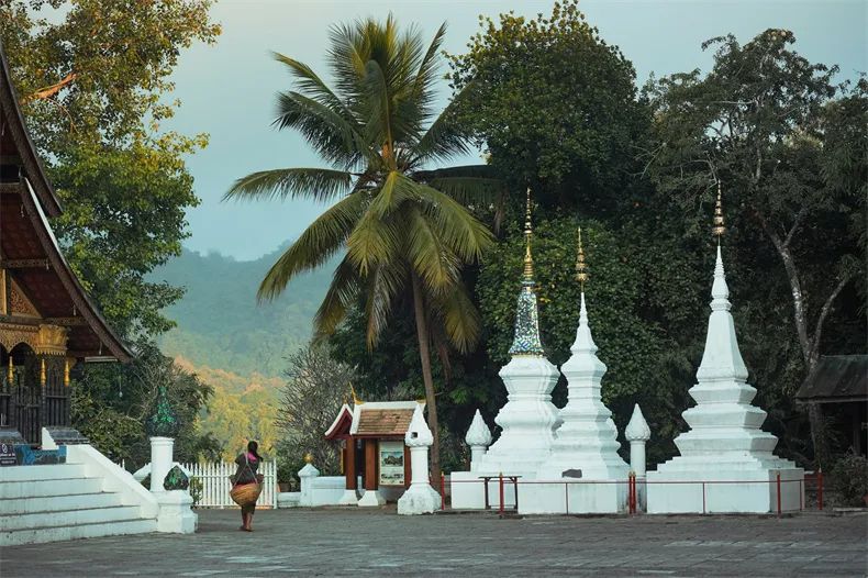 乘坐高铁出国游探秘老挝,自驾游老挝泰国新政策是什么呢