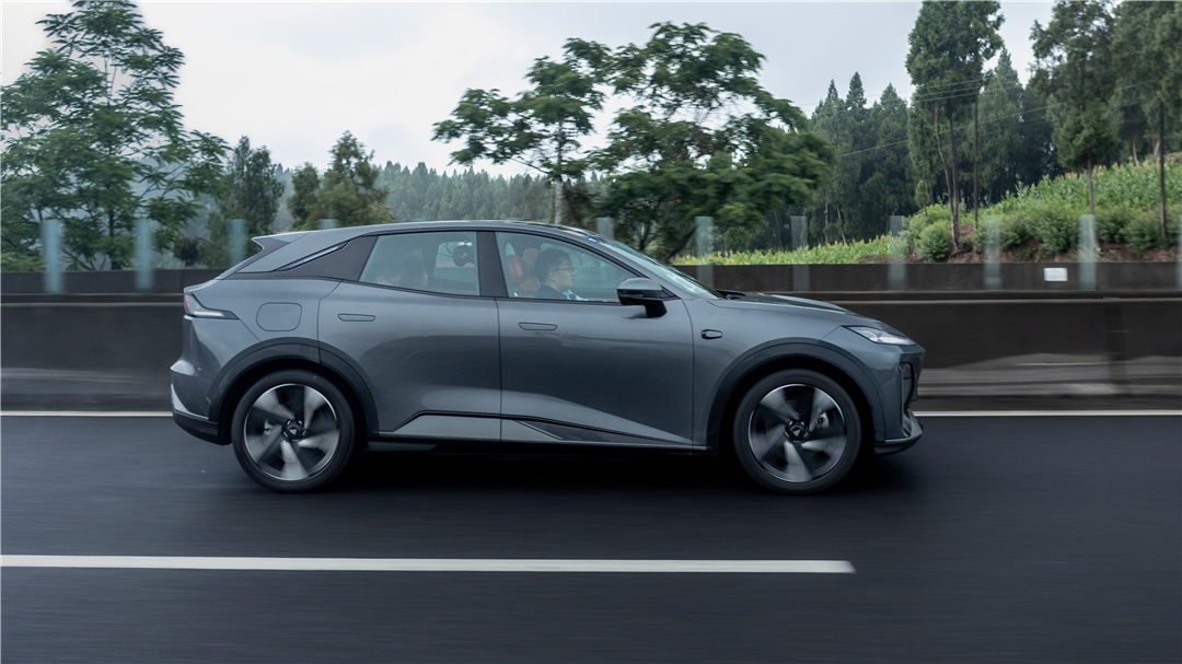 深蓝s7增程版200max10万落地,深蓝s7增程版200max测评实际续航