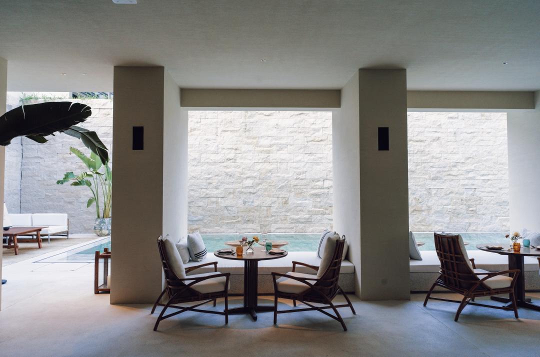 三亚沙滩和碧海蓝天,三亚有清澈的海水和美丽的沙滩