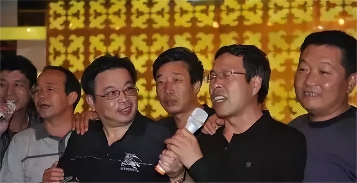 1987年，独腿英雄徐良凭《血染的风采》红遍全国，他后来怎样了