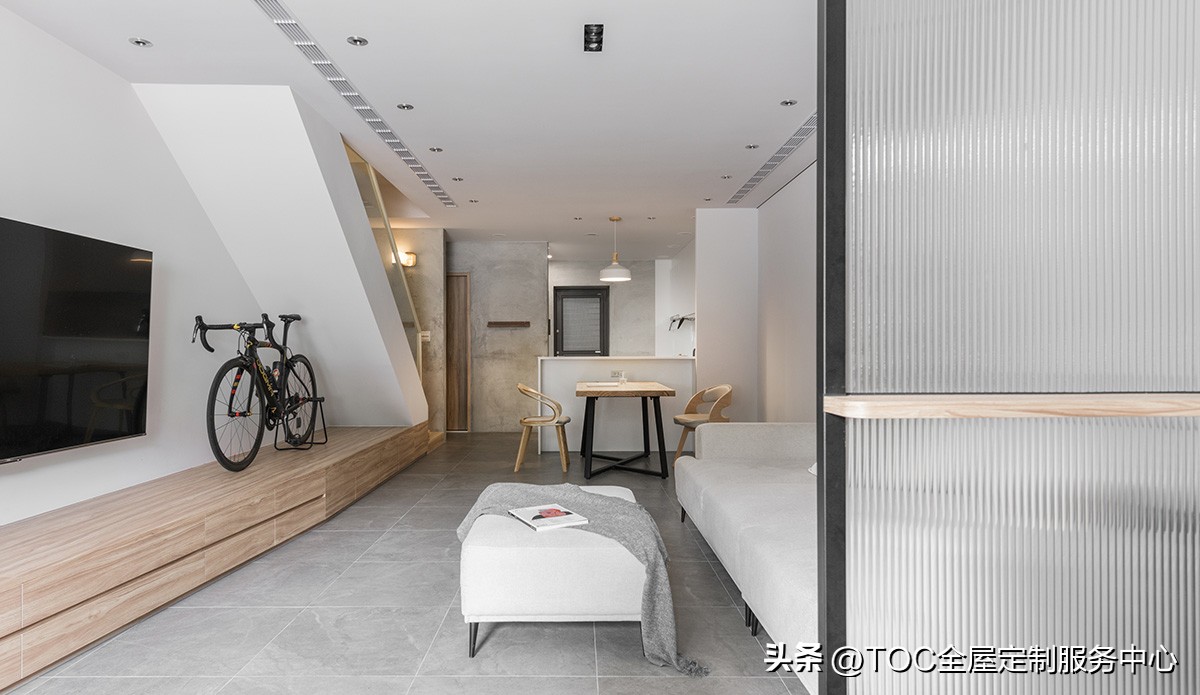 40年沿街旧屋改造，勾勒简静温润的亲子时光