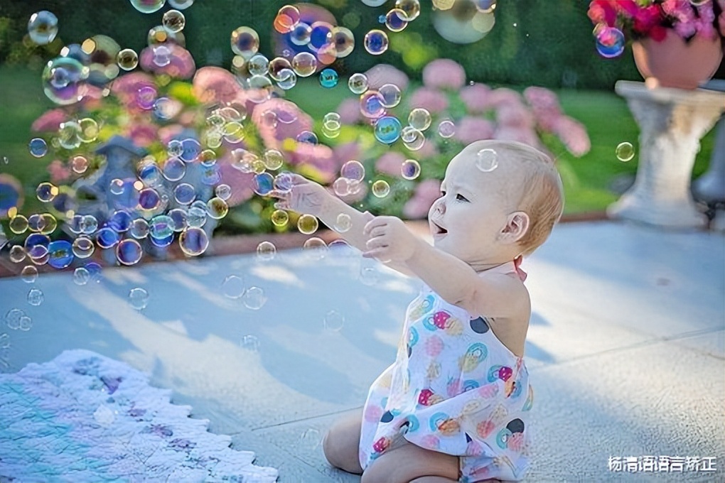 如何判断孩子是不是大舌头,怎么判断孩子有没有小舌头