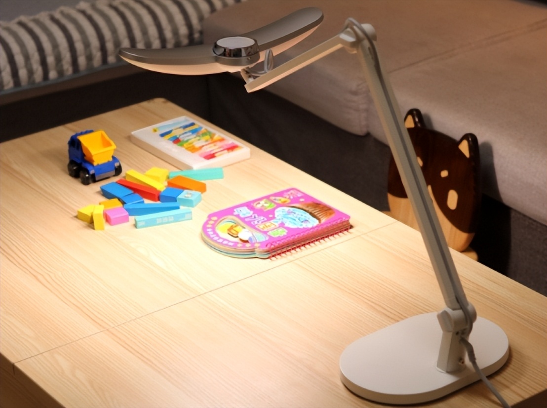 台灯哪种灯护眼好点又实惠,学生护眼台灯哪个品牌的最好