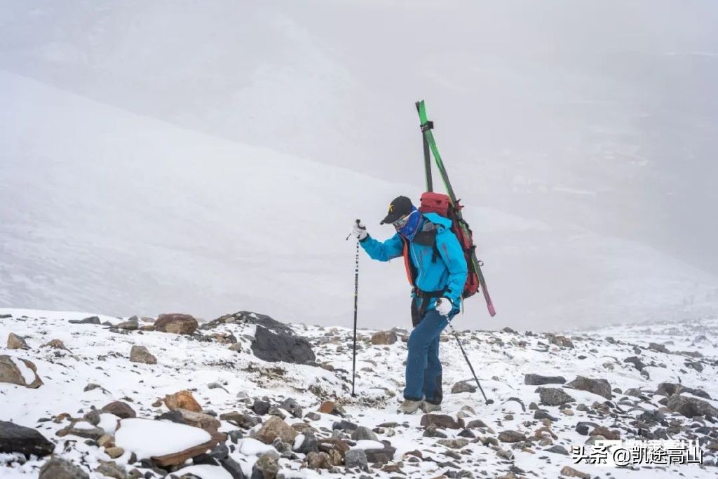 慕士塔格峰冰裂缝,慕士塔格峰2021