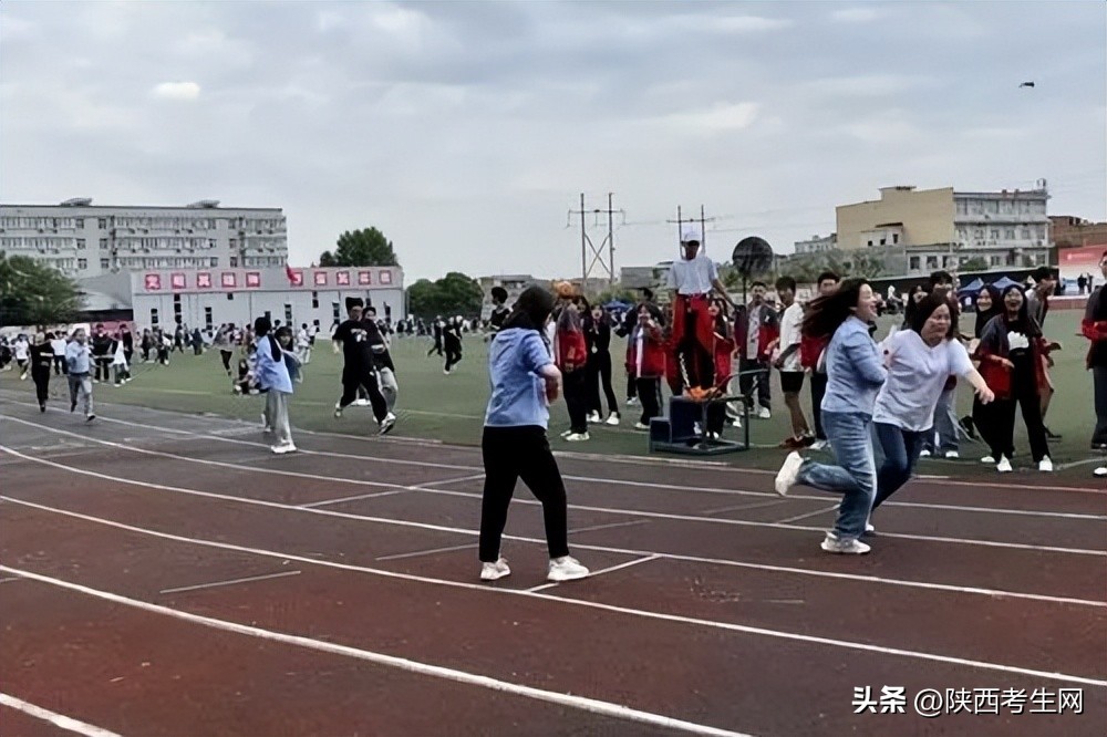 西安博雅艺术职业高中舞蹈比赛,西安博雅艺术职业高中体育生