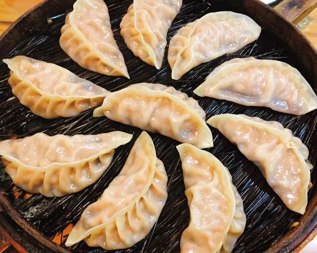 郑州市美食一条街在哪,郑州市阿五美食地址