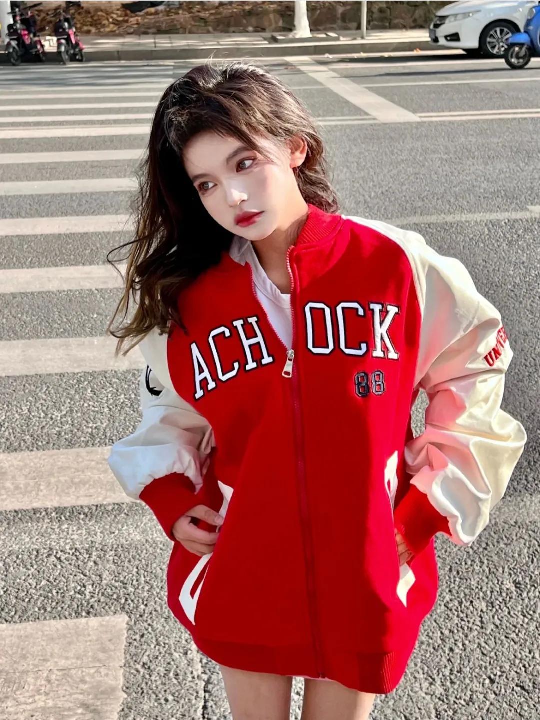 新年当然是穿红色最应景！不过节也想穿