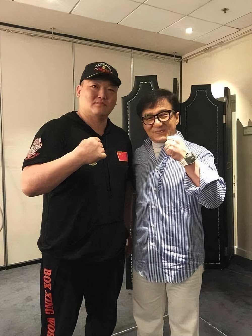 拳王约书亚输了几场,重量级拳王张君龙约书亚