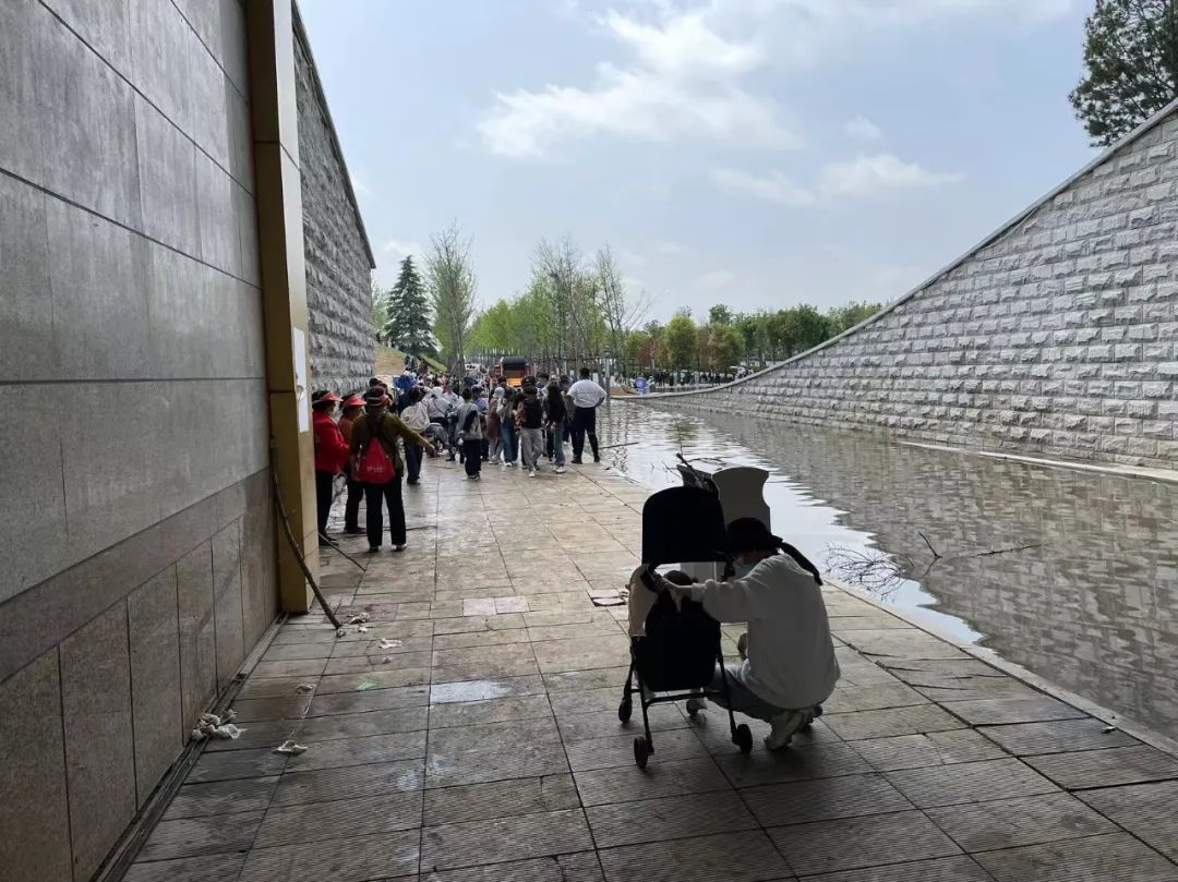 万人爬到白马寺！这样去景区的方式你绝对没见过！
