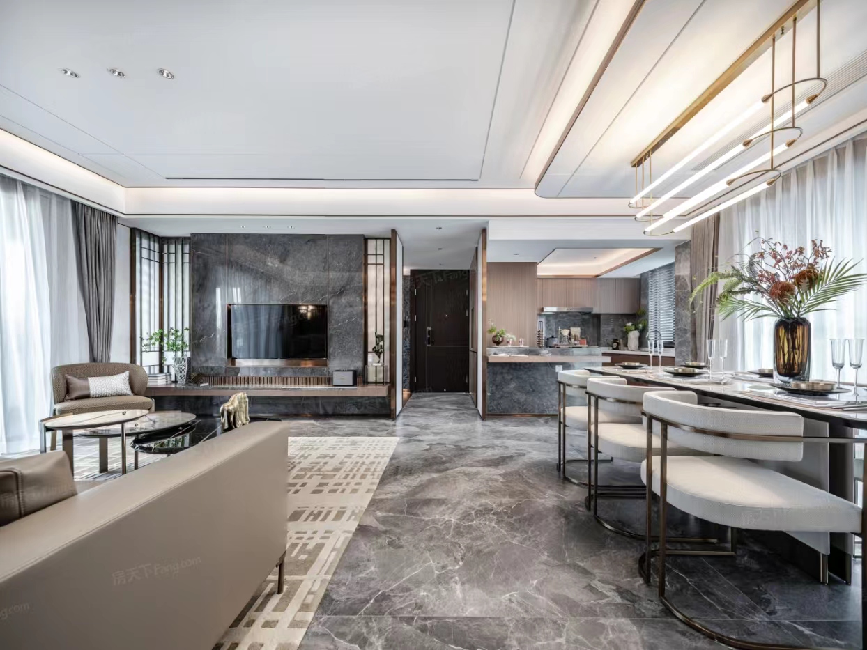 我17年被人忽悠在老家买一套商铺,21年被忽悠在清远买了套别墅