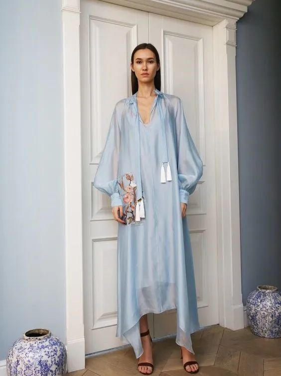 穿蓝色永不过时的高级感,蓝色与粉红色的结合高级感