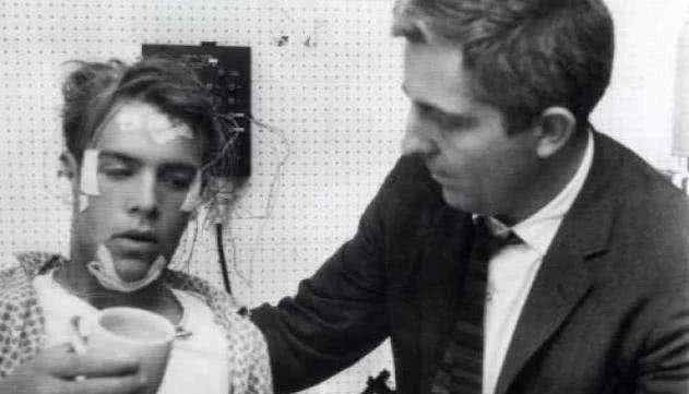 人在不睡觉的情况下能坚持几天,人两天一夜不睡觉会发生什么