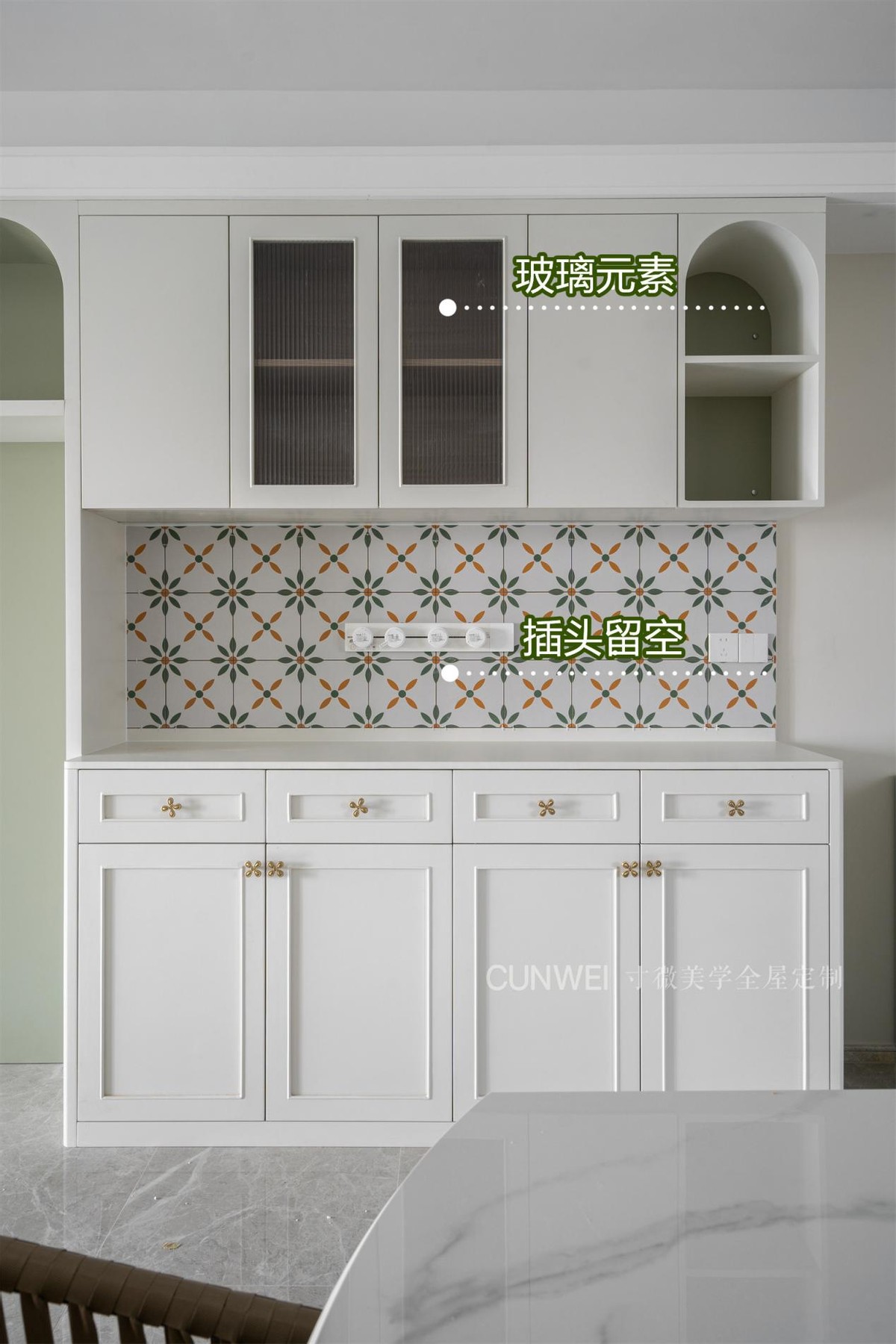 满墙收纳电视柜怎么设计好看,落地电视柜旁边搭配柜子效果图