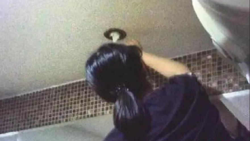 如何发现被偷拍,男人网上发现女朋友被偷拍