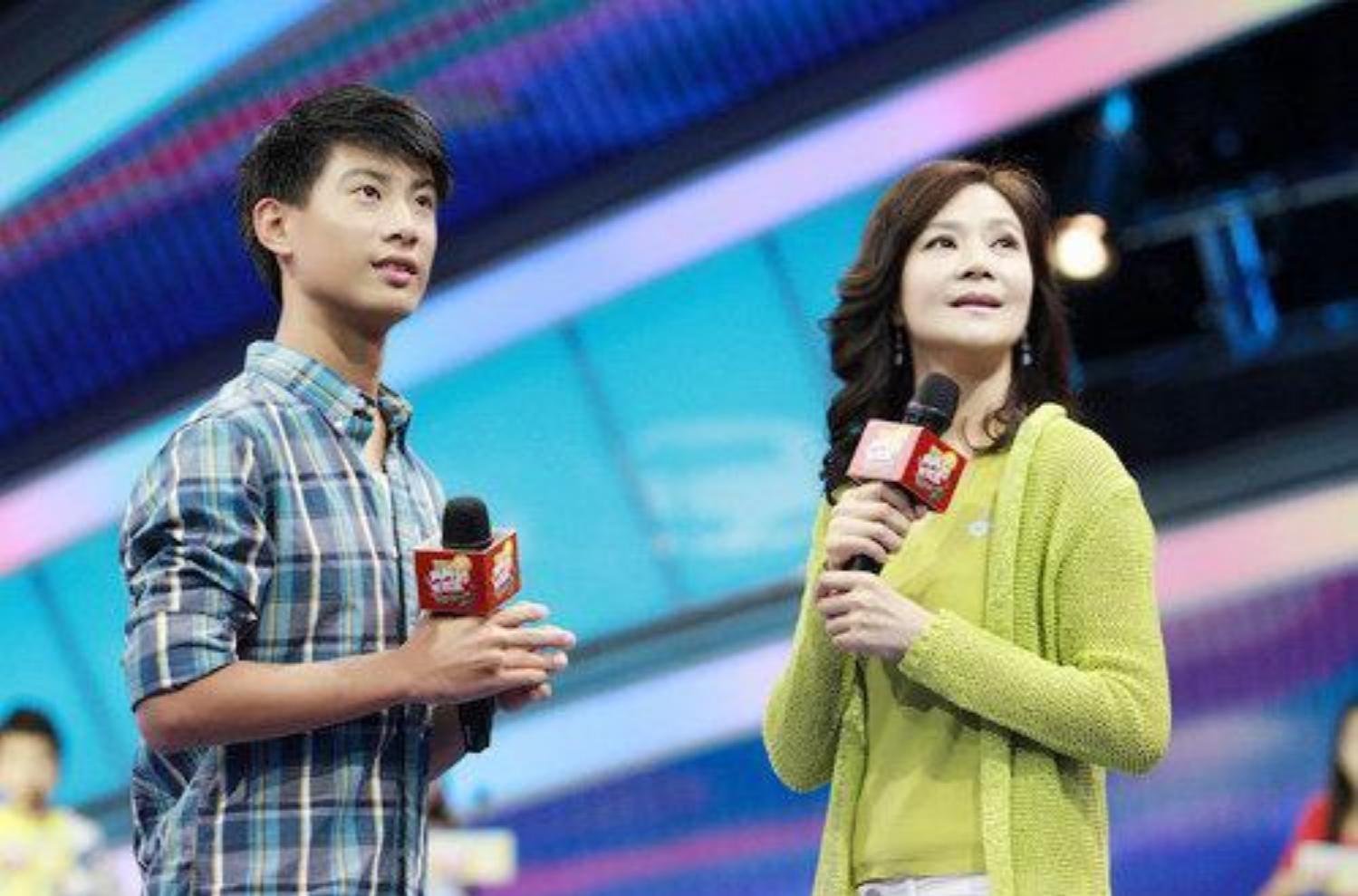 “最美婉君”与丈夫恋爱10年，生一双儿女，今58岁的她怎样了？