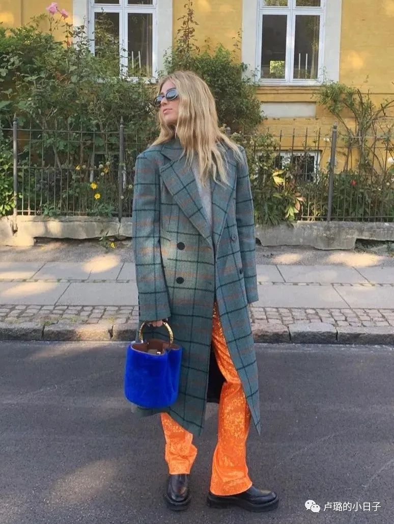 小个子穿大衣的长度到哪里最适合,小个子大衣应该穿到哪个位置合适