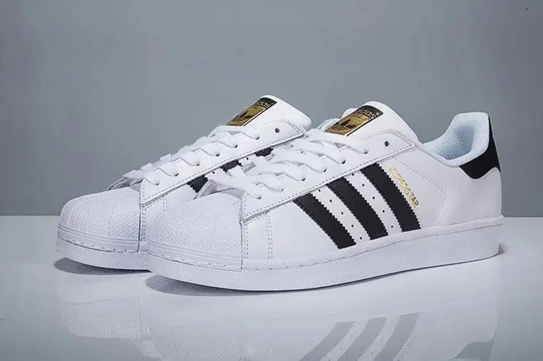 阿迪达斯败退中国市场,阿迪达斯怎么越来越便宜了