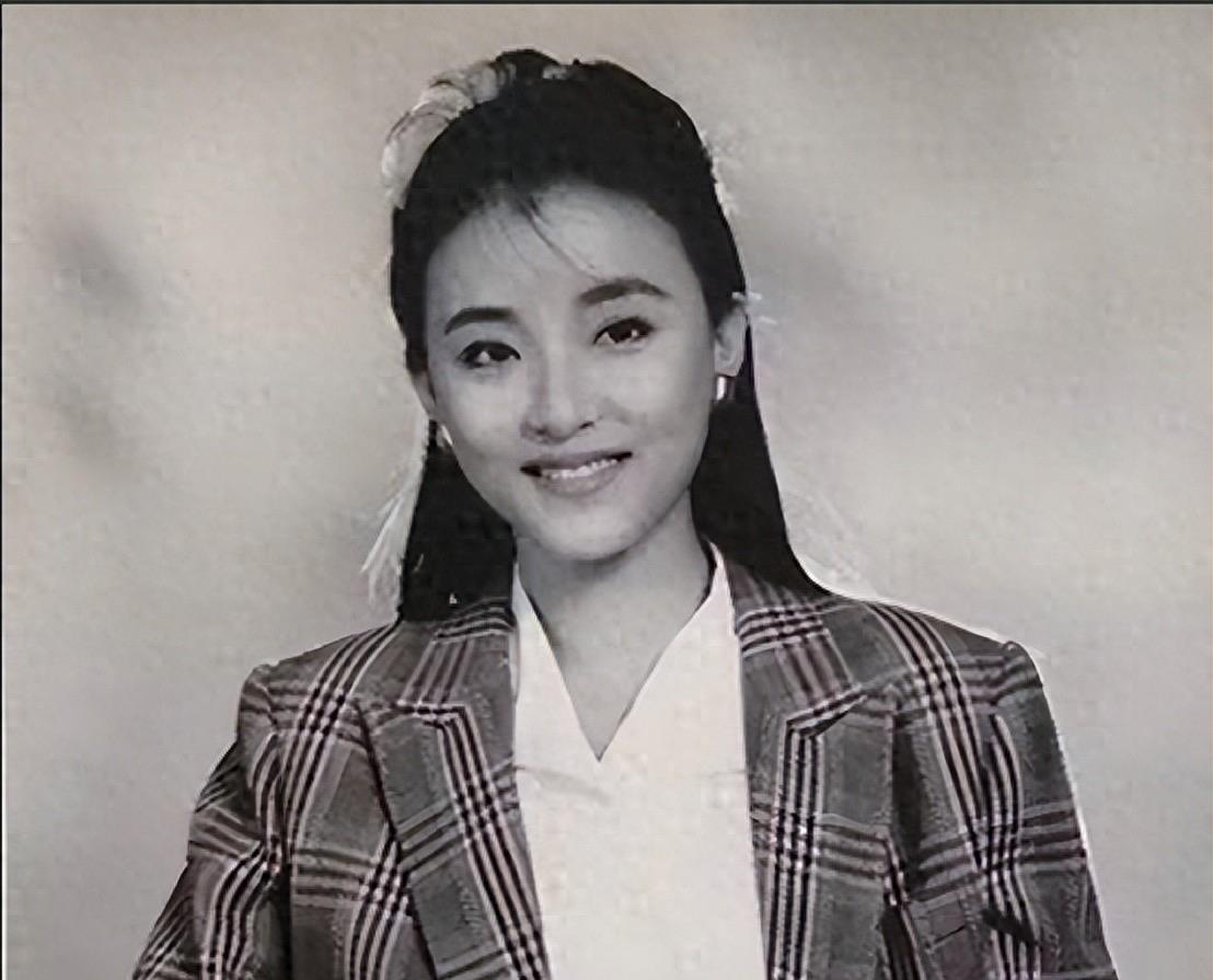 “央视一姐”杨澜：与200斤百亿富豪离婚后，现今的生活如何？