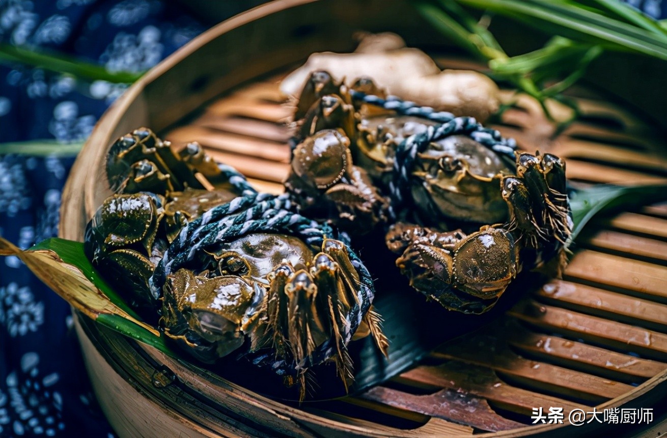 活螃蟹如何保存才能放时间长,新鲜螃蟹是养着还是放冰箱里