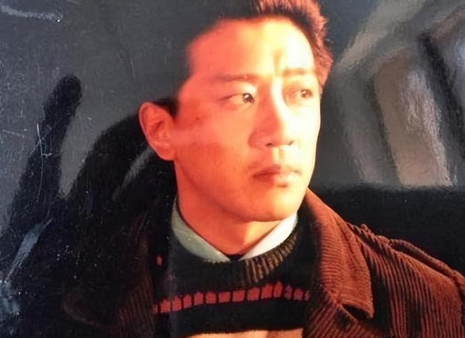 他靠演“白宝山”出名，64岁再获奖，出道40年无绯闻，金星：干净