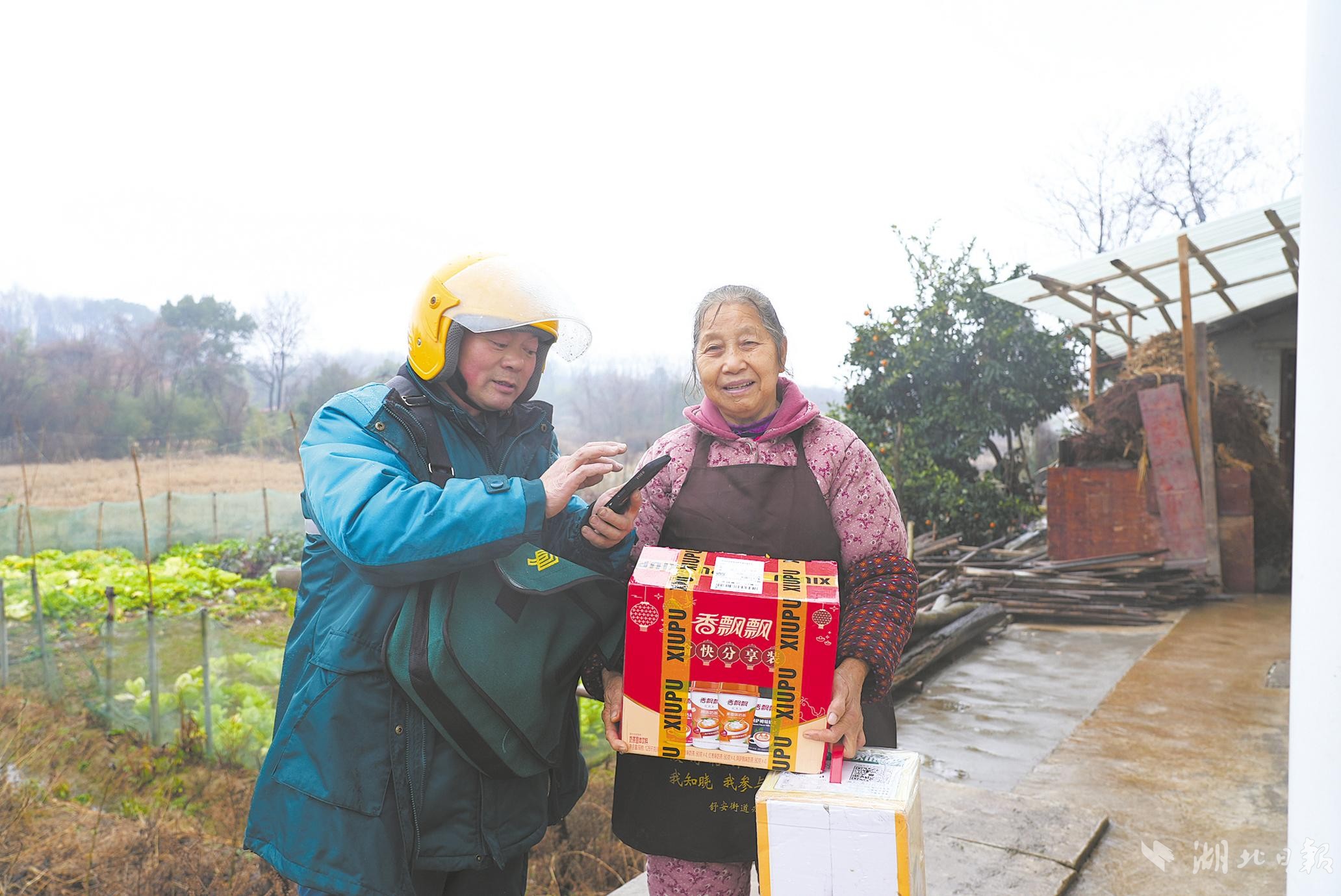 熊桂林：甘当留乡老人的“邮差儿子”