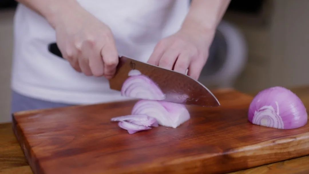 鱼头这样做超好吃,大厨教你这样做鱼头麻辣鲜香