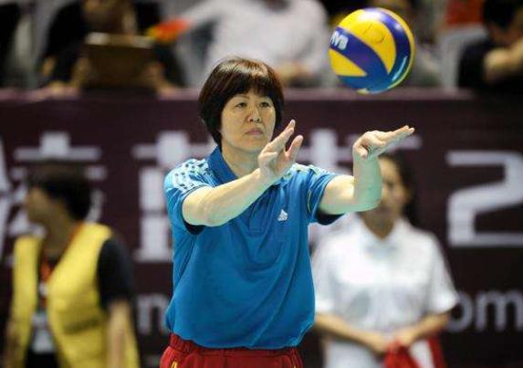 铁榔头郎平扣球,女排虽败铁榔头郎平一生更佳