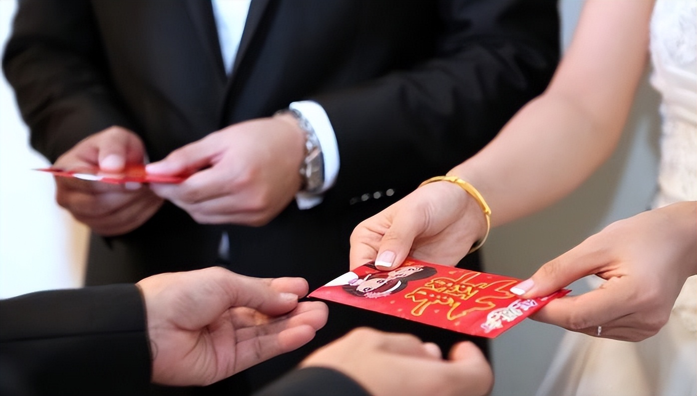 喜宴还得看农村，上海一家去东北赴宴，随礼500，开席直呼：赚了