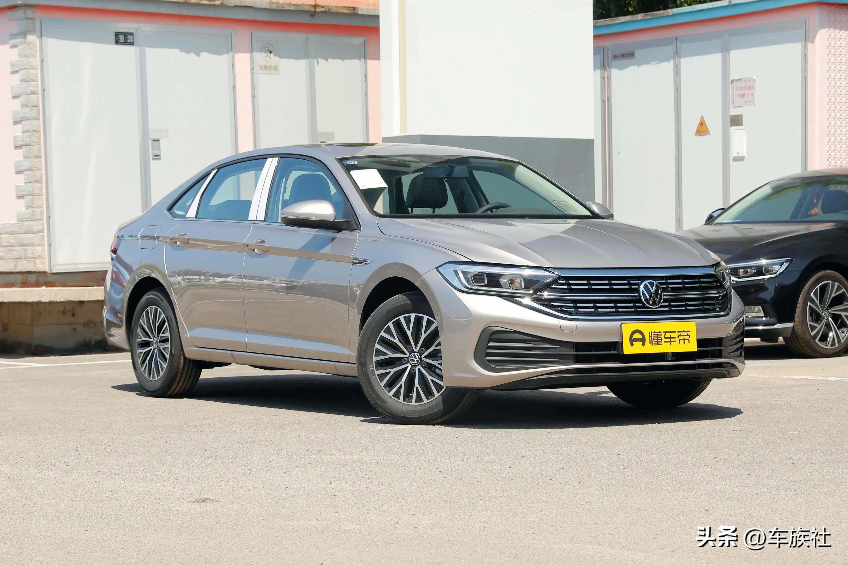 十几万上汽大众哪款车最好最实用,大众朗逸plus1.5自吸保值率