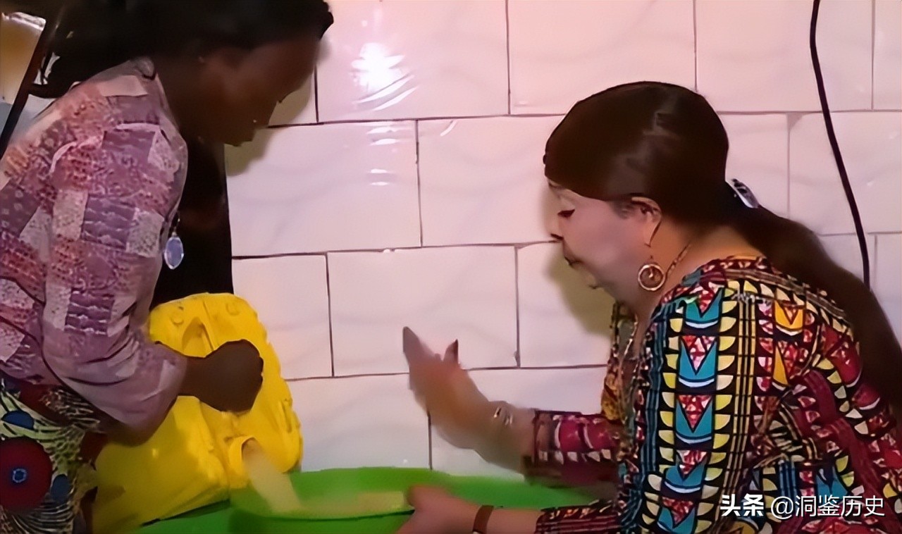 2018年非洲“先知”卖万能神药,用柠檬水兑汽油,一年狂捞1000万