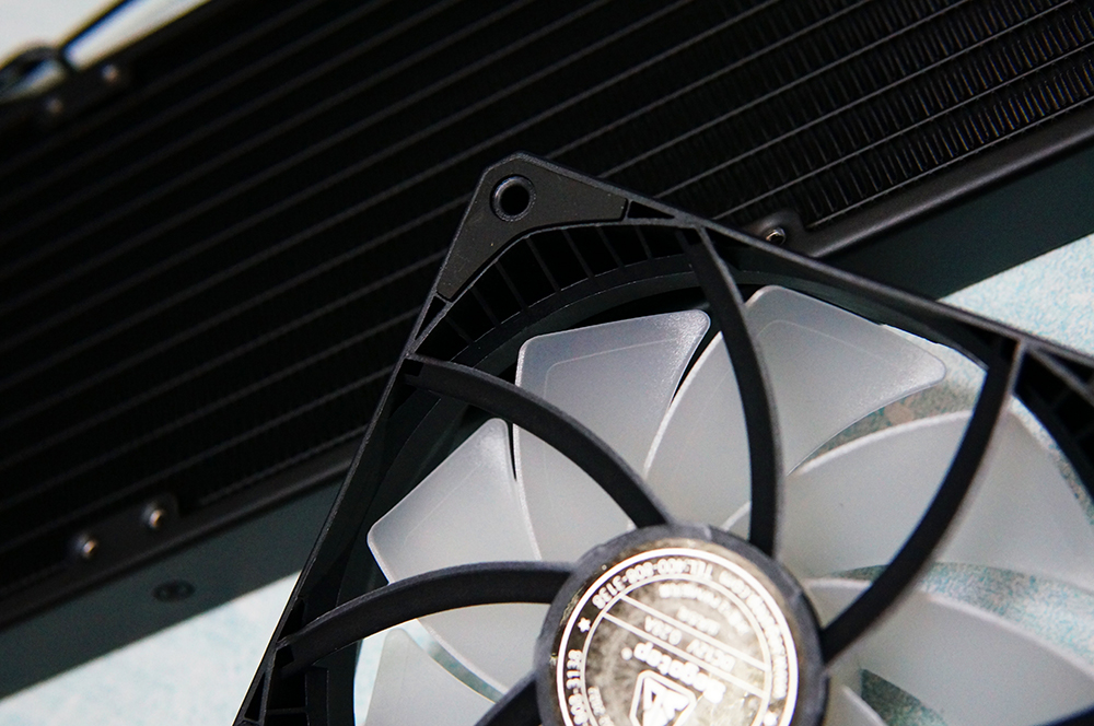 鑫谷昆仑御风幻影黑机箱,鑫谷昆仑御风机箱分体式水冷