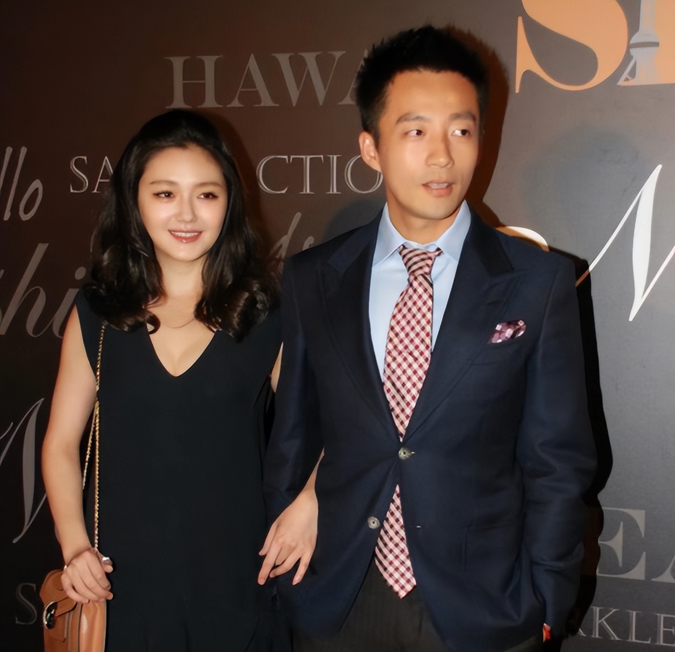 假装高贵、喜欢炫富、爱傍富豪，这些台湾女星活该没有好下场