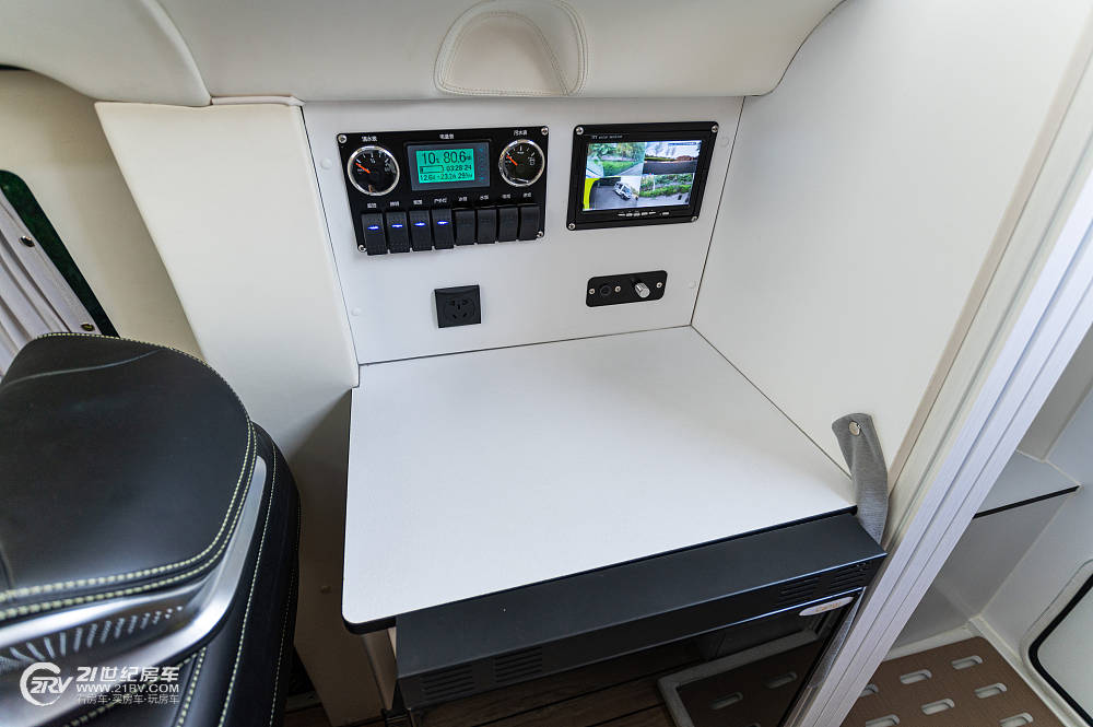 十大入门级旅行房车,卫航穿山甲房车介绍