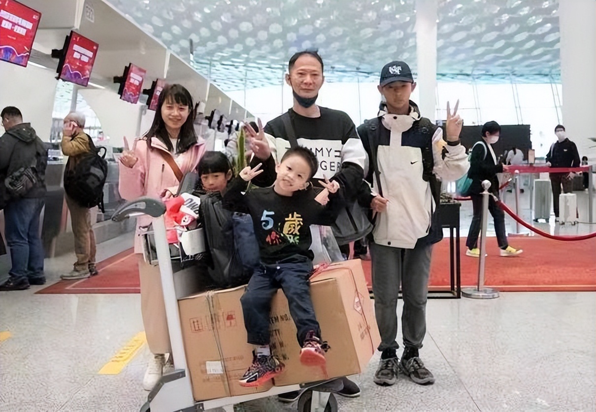 深台两地恢复直航!台胞笑容满满探亲忙