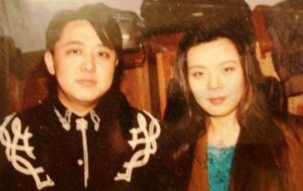 23年前除夕夜,歌手谢津从23楼一跃而下,留下母亲和韦唯的眼泪